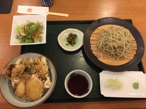 へぎ蕎麦と野菜天丼のセット。美味い。