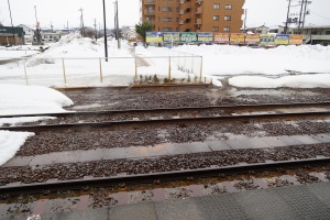 新発田駅。線路の融雪装置というのも初めて見た。