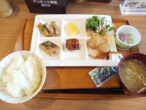 朝食。